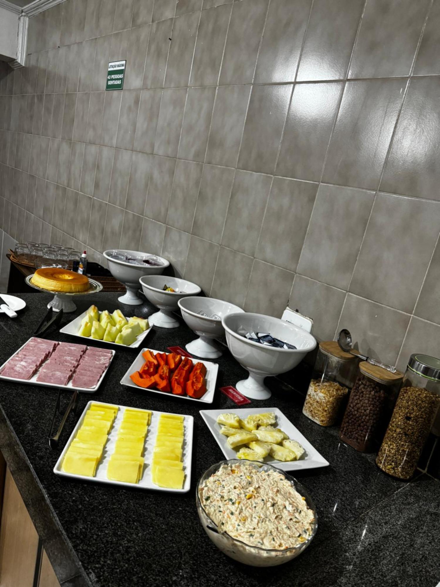 Hotel Castro Itumbiara Εξωτερικό φωτογραφία
